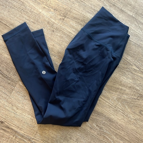 Lululemon Wunder train HR tight 25”L - Picture 6 of 8